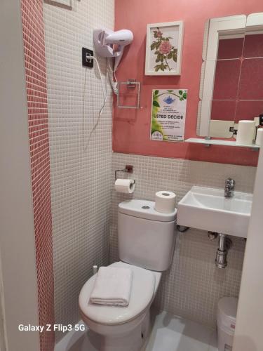 Small Double Room image 6
