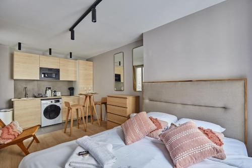 Studio Tour Eiffel by Studio prestige - Location saisonnière - Paris