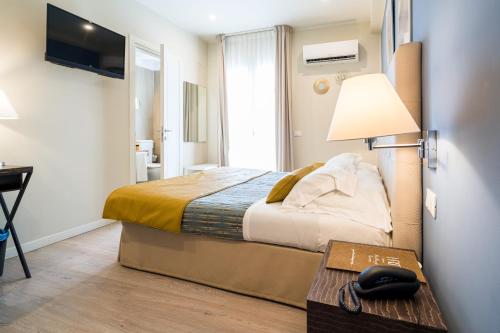 2 twin beds
