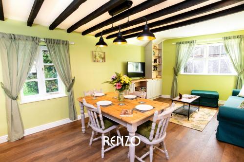 Cosy 1-bed Cottage in Stoke Bardolph, Nottingham by Renzo, Stunning Countryside Location!