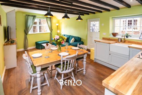 Cosy 1-bed Cottage in Stoke Bardolph, Nottingham by Renzo, Stunning Countryside Location!