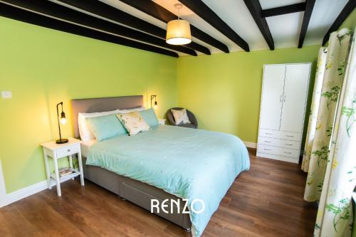 Cosy 1-bed Cottage in Stoke Bardolph, Nottingham by Renzo, Stunning Countryside Location!