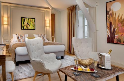 Chambre Double ou Lits Jumeaux Deluxe*****