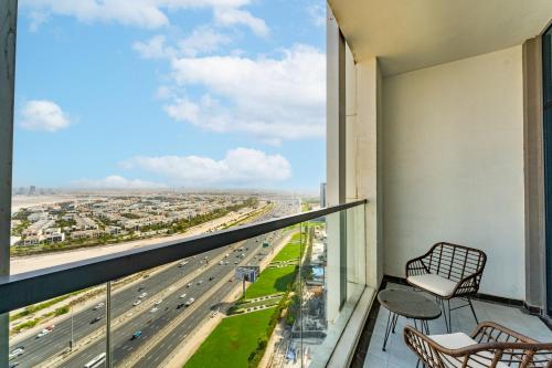 FAM Living - Bayz Tower by Danube - Business Bay - image 6