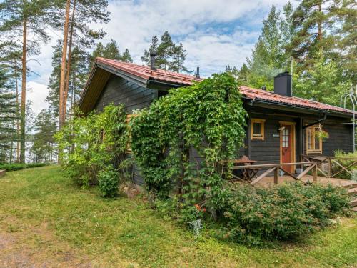 Holiday Home Metsä-iivari by Interhome