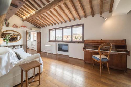 Pantheon Charming Penthouse, Rome (photo 9)
