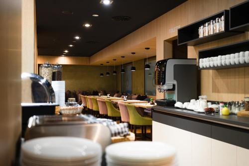 Restaurant, Onyx Luxury in Sarvar