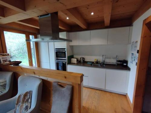 Konyha, 8-Person Chalet with Hot Tub in Portes du Soleil in Montriond