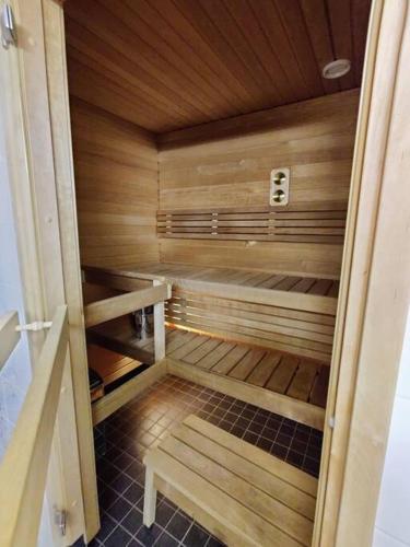 Kotimaailma - Tilava kotoisa kolmio saunalla Espoossa, Helsinki (foto 6)