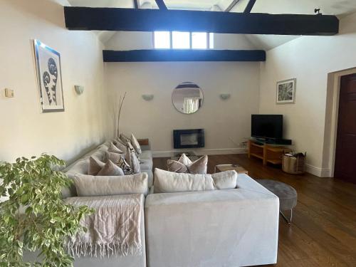 Brooklands Barn Cottage - Accommodation - Arundel