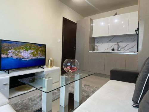 Brand new and modern apartment directly next to the metro station, Sofia (Foto 7)