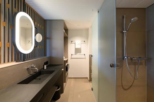 room detail thumbnail 2