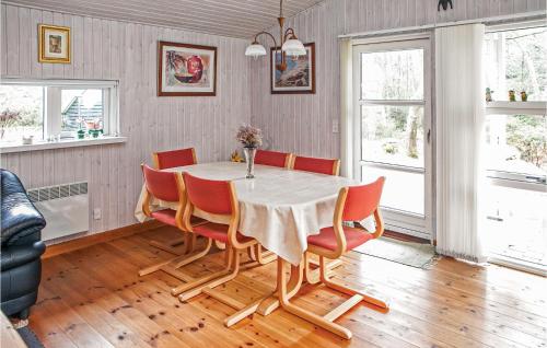 Amazing Home In Hadsund With 3 Bedrooms, Sauna And Wifi in Hadsund