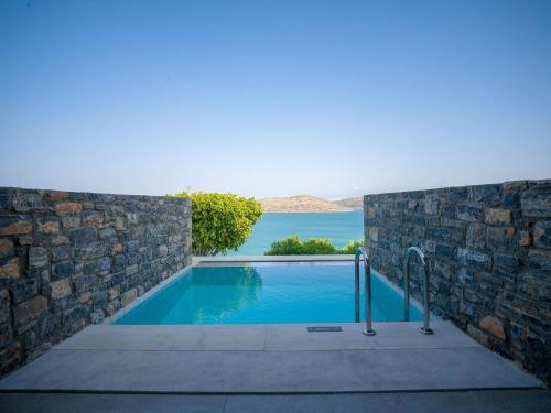 Royal Marmin Bay Boutique & Art Hotel - image 8
