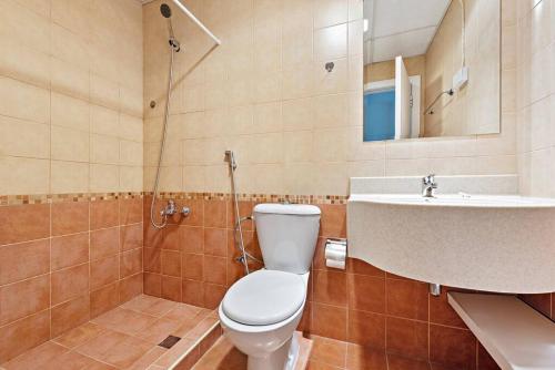StoneTree - Furnished Studio with Canal View - image 9