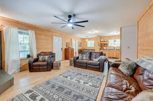 Smoky Mountain Cabin with Camping Area and Fire Pit! in Whittier, USA