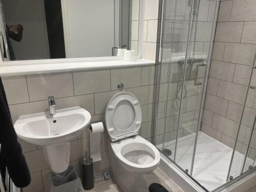 2 Bed Apartment-Sleeps 4-Free Parking, Mánchester (foto 9)