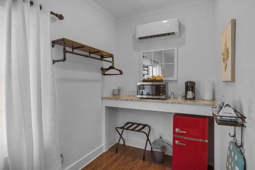مطبخ, Little Inn on Main in Washington
