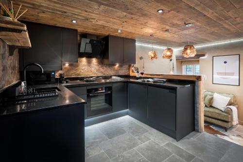 Seadmed, Coronation Cottages, Modernised 200-Year-Old Lake District Cottage Getaway for Two - Ridgestone in Grange Over Sands