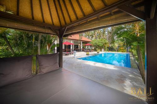 Villa Burung, Breathtaking oceanfront, infinity pool 3BR