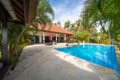 Villa Burung, Breathtaking oceanfront, infinity pool 3BR