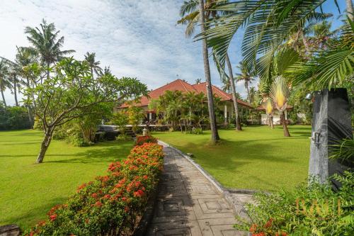 Villa Burung, Breathtaking oceanfront, infinity pool 3BR