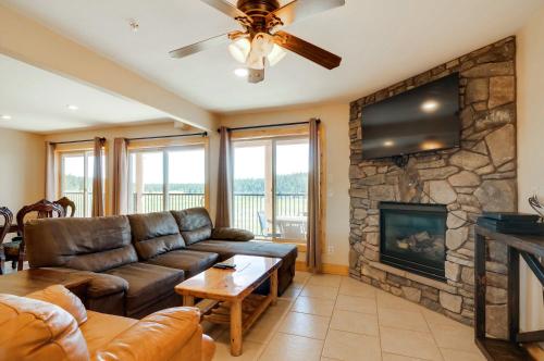 Duck Creek Village Apt with Mountain-View Balcony!