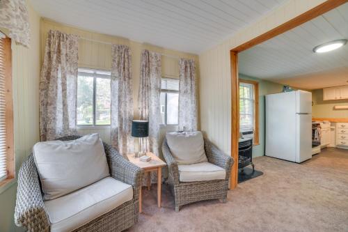 Cozy Otsego Lake Cabin Less Than 1 Mi to Sandy Beach! in Gaylord, USA
