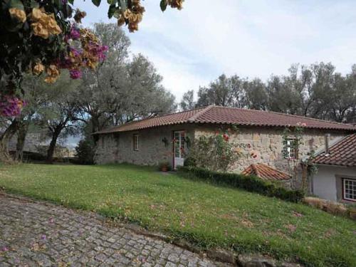 3 bedrooms, 6 beds