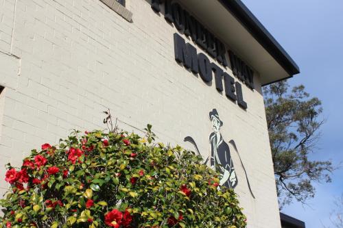 

The Pioneer Way Motel