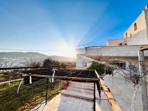 apartment between ajloun castle and Jerash ruins in เญราช