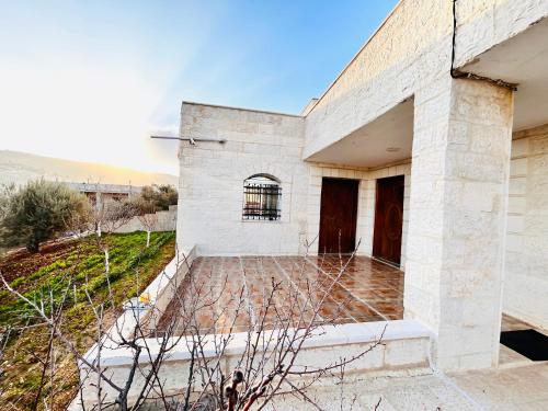 ระเบียง/ชานเรือน, apartment between ajloun castle and Jerash ruins in เญราช