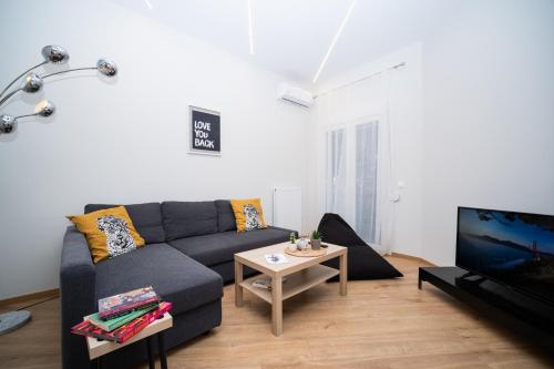 Agias Sofias Svolou Center 2