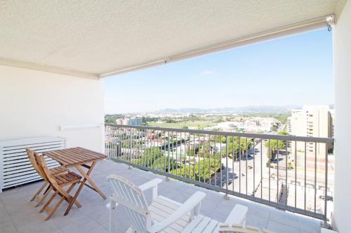 Global Vacacional, Moderno apartamento con piscina en la playa de Canet - Almarda