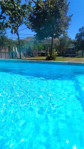 Peldbaseins, Cabañas en Koslay Ñalala Ivoqué con piscina climatizada en épocas cálidas (Cabanas en Koslay Nalala Ivoque con piscina climatizada en epocas calidas) in Juana Koslay