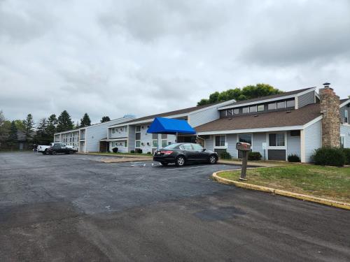 Stillwater Inn & Suites