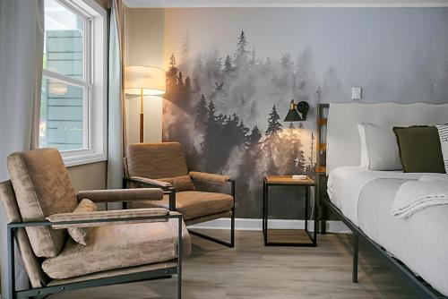 Hickory Falls Inn in Chimney Rock, USA