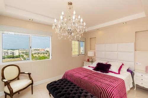 The White Apartment: Luxury, Beach and Design, Valencie