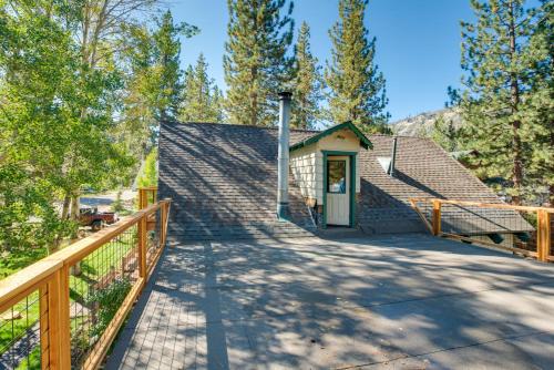 Rustic Lake Tahoe Cabin 2 Blocks to Truckee River