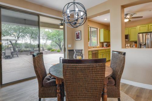 Patio and Golf Course Views at Home in Anthem! in แอนเทม