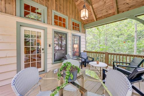 Peaceful Vacation Rental with Deck 5 Mi to Cashiers