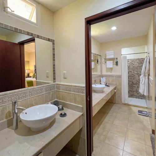 Hotel Villa Mercedes Palenque Room Type - Deluxe King Suite