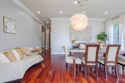 Regal 4 bed with hot tub close to Universal sleeps 15, Los Angeles (fotografie 8)