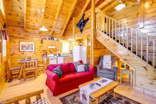 Pigeon Forge Vacation Rental with Private Hot Tub! in Pigeon Forge, USA