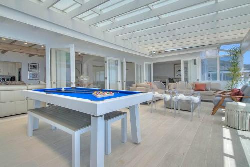 Malibu Beach! 5 Nights 8k! Renovated, Central Loc in Malibu, USA
