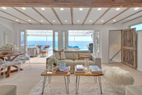 Malibu Beach! 5 Nights 8k! Renovated, Central Loc in Malibu, USA