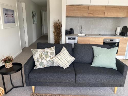 Apartment with Lake View room in Lake Views - new apartment with room to relax