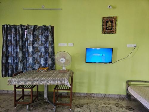 SHI's Spacious 2BHK Home Stay at Thanjavur