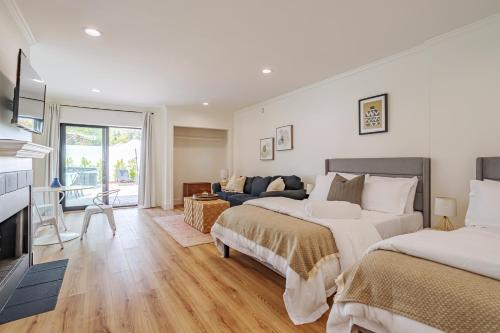 Spectacular Guest unit Universal sleep 6 hot tub in Los Angeles, USA