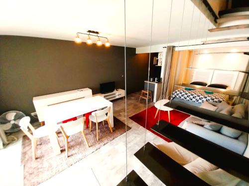 Apartment with Balcony image 6